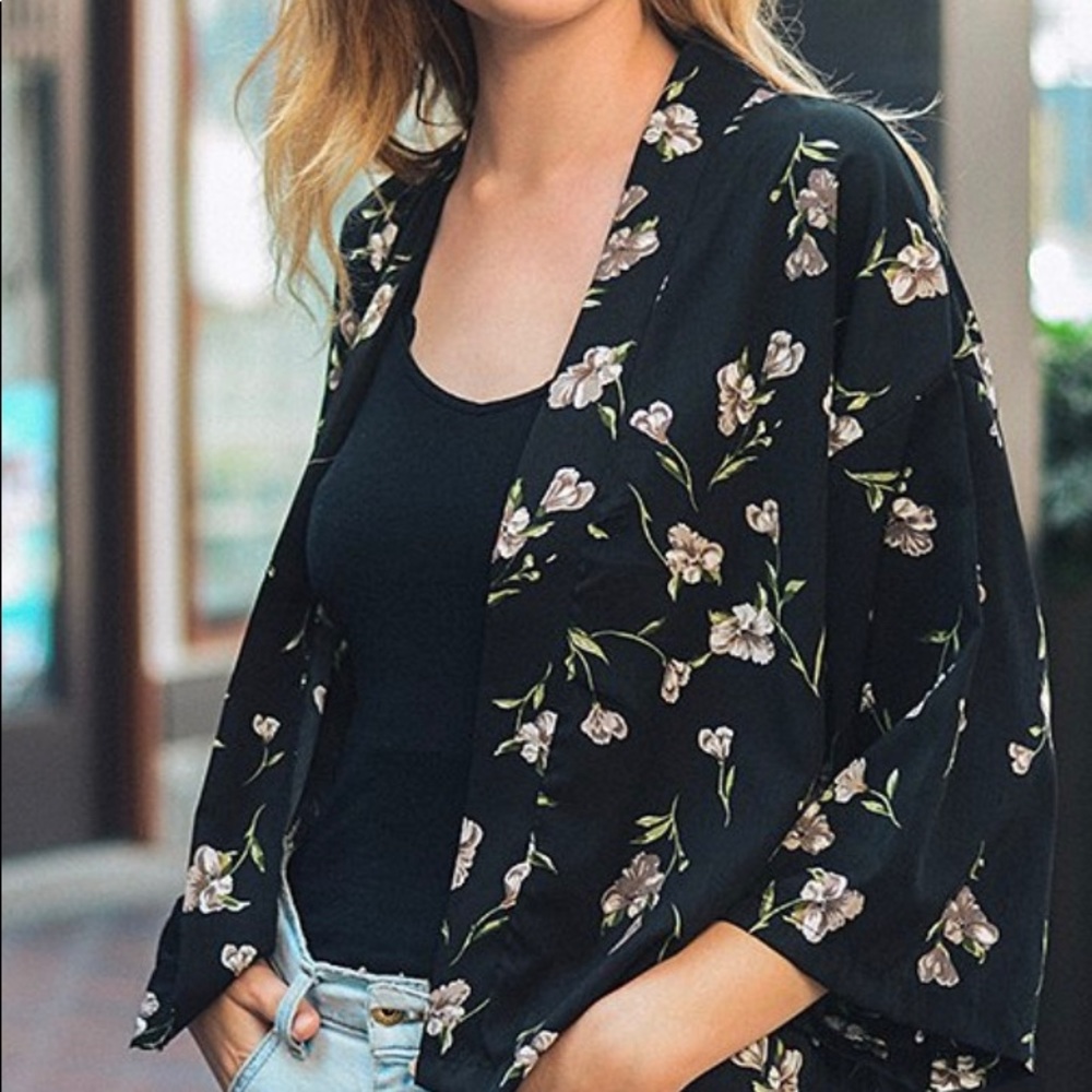 Black-White Floral Kimono